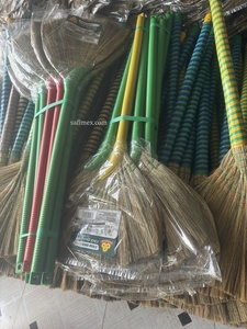Escoba de hierba de tigre Choi Dot Vietnam con mango largo, herramientas de limpieza doméstica duraderas, recogedor de polvo, exportación directa de fábrica, proveedor Safimex - Product Image 3