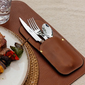 Étui de rangement portable de luxe en cuir noir moderne pour couverts, non pliable, réutilisable, pour cuillère, fourchette et couteau - Product Image 5