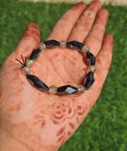 Bracelet en moissanite rond et noir fantaisie de 7 mm, couleur champagne clair, fait main - Product Image 4