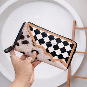 Étui de téléphone en cuir sculpté à la main par des designers, dernier cri, élégant, en cuir de vachette, motif à carreaux, portefeuilles pour femmes - Product Image 2