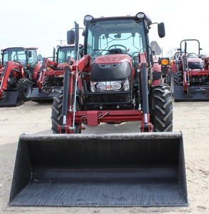 รถแทรกเตอร์พรีเมียม Case IH Farmall 55A สร้างขึ้นเพื่อประสิทธิภาพการเกษตรที่ทรงพลังและการทำงานภาคสนามที่เชื่อถือได้ - Product Image 6