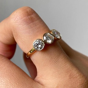 Anillo de Moissanita con Cuatro Piedras Redondas, Anillo de Moissanita de Oro Sólido para Aniversario, Anillo de Moissanita de Plata Esterlina 925 - Product Image 4