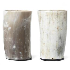Vaso de Acero Inoxidable y Cuerno Hecho a Mano - Ecológico y Duradero, Diseño Personalizado para Uso en Comedores Rústicos y Bebidas - Product Image 2