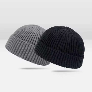 Bonnet d'hiver côtelé en tricot 100 % polyester pour adultes, chapeau pour temps froid avec chaînes à sequins pour usage quotidien en extérieur - Product Image 1