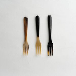 Cuchara de Cuerno Natural Hecha a Mano, Diseño Moderno y Lujoso, Personalizable, Ecológica, Sostenible, No Tóxica, Acabado Pulido a Mano - Product Image 4