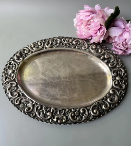 Assiette de service en métal faite à la main avec bordure gaufrée, écologique, moderne, de luxe, légère, pour la table, décoration de mariage - Product Image 2