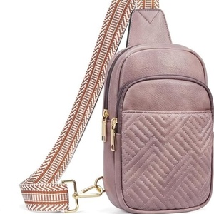 Sac de poitrine léger de petite taille avec grande capacité, élégant sac bandoulière pour femme avec fermeture éclair fluide et crochet durable - Product Image 6