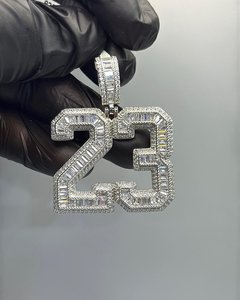 Pendentif Numérique de Luxe en Argent 925 avec Diamant Moissanite VVS, Taille Baguette, Sertissage Canal, Bijoux Hip Hop de Luxe pour Usage Quotidien - Product Image 3