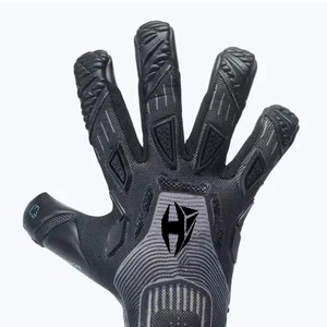 ถุงมือผู้รักษาประตูฟุตบอลสีดำแบบกำหนดเองขายดี พร้อมยางลาเท็กซ์เยอรมัน 4 มม. แบบ Negative Cut และยางฉีด - Product Image 4