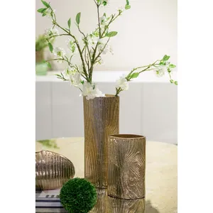 Grand vase décoratif doré avec texture bois, design cylindrique, pour centre de table de salon, décoration intérieure épurée - Product Image 4
