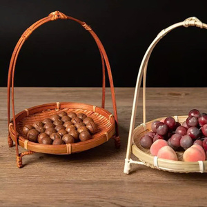 Panier rustique en bambou tressé fait main, plateau plat pour service ou décoration, écran rond en bambou tressé, panier écran. - Product Image 2
