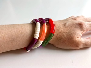 Bracelets en résine à emballage sécurisé, prêts à offrir, finition lisse, prix usine en gros, article en résine - Product Image 3
