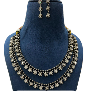 Collar LARGO DE Kundan de doble línea de estilo Maharani de moda con Kundan de corte de pera con diamante americano y hermosos pendientes largos - Product Image 1