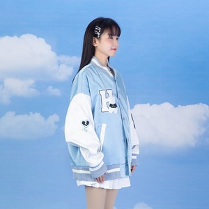 Chaqueta universitaria de lana personalizada para hombre para invierno de corte suelto con logotipo en relieve y cuello alto con impresión digital - Product Image 5