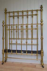 <b>Vintage</b> Brass <b>Bed</b> Frame With Elegant Curves Providing Royal Bedroom Furniture Look Strong Build And Lasting Comfort - Product Image 2
