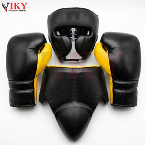 Kit de boxe personnalisé bicolore noir et jaune, équipement professionnel de sparring, gants à lacets, protège-tête, protège-guêtres. - Product Image 1