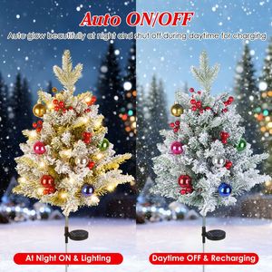 2 lampes LED solaires pour chemin, décorations de Noël pour urnes, avec arbres de Noël artificiels et boules décoratives - Product Image 5