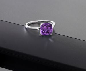 แหวนแต่งงานและหมั้นประดับพลอยอเมทิสต์ทรงคุชชั่นชุบทองคำขาวบนตัวเรือนเงินแท้ 925 - Product Image 1