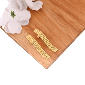 Pendientes de Botón de Latón Chapado en Oro para Mujer, Diseño Artesanal, Alta Calidad, Fabricante Mayorista - Product Image 1