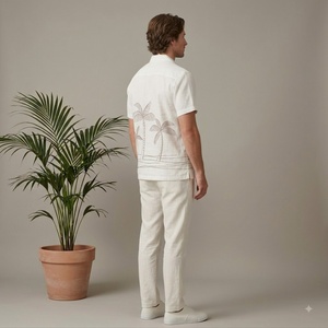Chemise décontractée pour homme en coton blanc à manches courtes avec broderie florale à la main, col marin, tenue d'été, belle chemise - Product Image 2