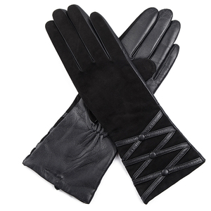 Gants de cérémonie haut de gamme conçus pour un look sophistiqué, texture lisse et port confortable pour les occasions et événements spéciaux - Product Image 2