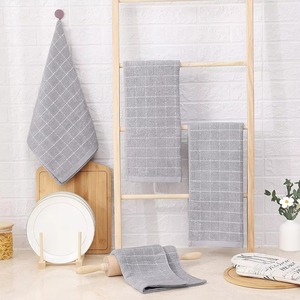 Nueva Toalla de Playa de Microfibra 100% Personalizada con Diseño Irregular y Suave Textura de Felpa - Product Image 2