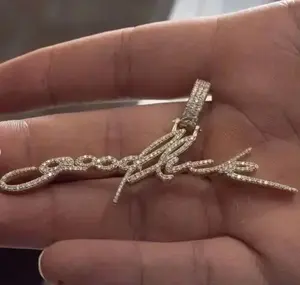 Colgante de plata S925 personalizado con la letra "Goodluck", colgante con nombre personalizado chapado en oro, colgante personalizado con moissanita auténtica, joyería para mujer - Product Image 2