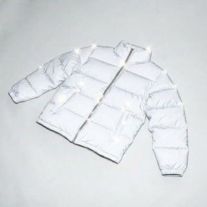 Chaqueta Acolchada Blanca Unisex con Cuello Alto, Cierre de Cremallera, Resistente al Viento, Relleno de Poliéster, Corta, Informal, para Invierno - Product Image 3