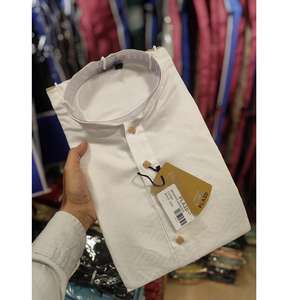 Kurta en coton respirant pour hommes, au design classique et simple, idéal pour un usage quotidien, une tenue traditionnelle et un confort toute l'année. - Product Image 3