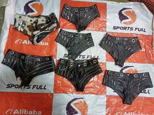 Pantalones Cortos de Cuero Auténtico Personalizados, Estilo Europeo Americano, Cintura Alta, con Pelo en la Parte Inferior, Elásticos y Ajustados para Otoño e Invierno - Product Image 3