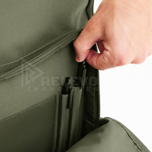 กระเป๋าสะพายข้างไนลอนสำหรับผู้ชายแบบเรียบง่ายสำหรับเล่นกีฬากลางแจ้งและเดินทาง มีช่องใส่ของหลายช่อง ความจุขนาดใหญ่ 30-40 ลิตร ดีไซน์กะทัดรัด - Product Image 3