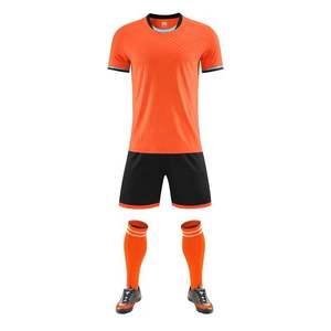 Ensembles d'uniformes de football de haute qualité, best-sellers, légers pour l'été, 100% polyester, séchage rapide, respirants, écologiques pour hommes adultes - Product Image 4
