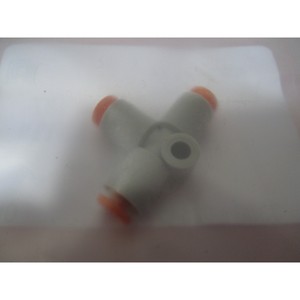 AMAT 3300-02645 FTG TEE 1/8 TBG, 421607 - Equipo y Piezas de Semiconductores de Confianza de Marca Global Legacy - Product Image 1