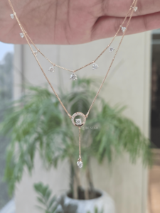 Collier de luxe pour mariage avec diamant de laboratoire taillé certifié IGI 1,05 carat, design chaîne superposée en or, serti clos, bijoux de mariage de luxe - Product Image 2
