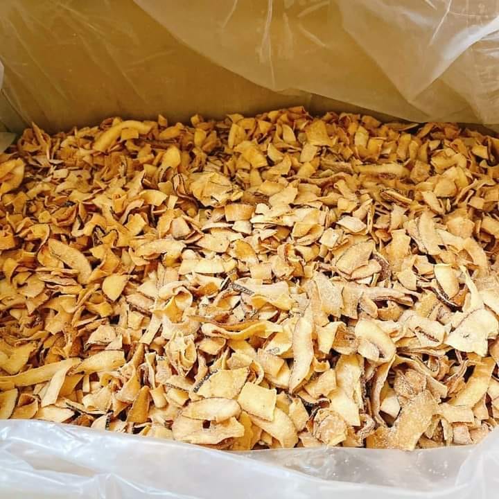 Вьетнамские органические Сушеные Хрустящие кокосовые чипсы-полезная тропическая закуска для смузи и коктейлей/мс. Селина