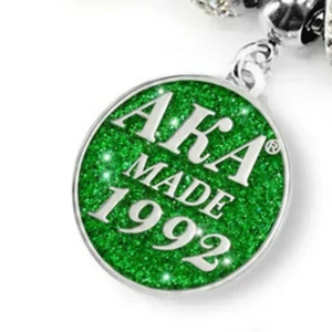   Bracelet pour femme fabriqué en 1992, élégant, couleur vert et argent, bijou à breloques, accessoire de mode pour poignet, inspiré des sororités, qualité supérieure - Product Image 6