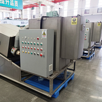 Chine fabricant machine de purification des eaux usées boue presse à vis pour le traitement des eaux usées