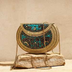 Sac de soirée carré professionnel brodé en fer et résine avec chaîne pour femmes, idéal pour les mariages – Meilleur prix, haute qualité - Product Image 2