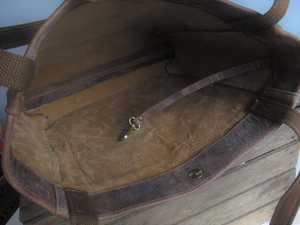 กระเป๋าโท้ทหนังแท้ 100% สำหรับผู้หญิง พร้อมโลโก้พิมพ์ลายตามสั่ง หนังวัวแท้ รุ่น LTB-0259 - Product Image 6