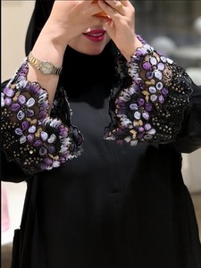 Elegant Black Embroidered Abaya With Purple Floral Pattern <b>Long</b> Sleeve Modest <b>Dress</b> <b>For</b> Muslim Women abaya de l'aïd - Product Image 1