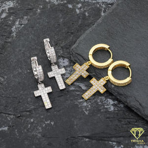 Pendientes de aro con colgante de cruz de diamante cultivado en laboratorio de plata de ley 925 premium para marcas de joyería boutique. - Product Image 2