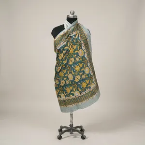 Tissu en coton imprimé à la main vert sarcelle et moutarde avec bordure florale pour la confection de saris, l'artisanat et la décoration intérieure - Product Image 3