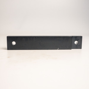 AMT VINA Barre de positionnement plate étagée en acier inoxydable anodisé noir usinée CNC, usinée au laser, fabriquée au Vietnam - Product Image 2