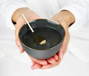 Bol à collation en céramique bleu sarcelle rustique, forme ronde compacte, finition artisanale, durable, sans danger pour les aliments, parfait pour les trempettes, les sauces et les desserts - Product Image 6