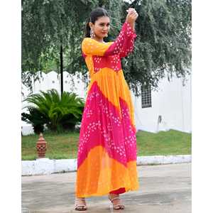 Ensemble de kurta pour femmes décontracté et respirant en tissu chiffon rouge, rose et multicolore, taille XS, avec manches trois-quarts - Product Image 5