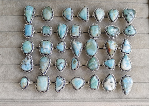 Vente en gros de bijoux en pierres précieuses de Larimar naturel Barahona dominicain bagues réglables bijoux de mode cristaux bleus en vrac pour cadeau - Product Image 6
