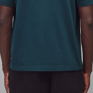 Modèle à épaules tombantes pour les acheteurs en gros à prix avantageux avec logo personnalisé, couleur unie et col rond, style décontracté - Product Image 6