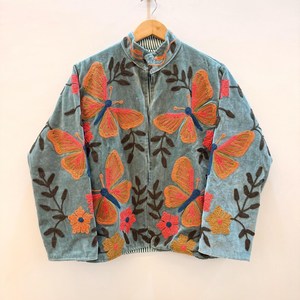 Chaqueta de Terciopelo Suzani Hecha a Mano, Estilo Bohemio Moderno, con Bordado de Mariposas, para Festivales, Abrigo Único para Invierno - Product Image 1