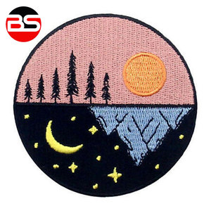 Patch brodé adhésif léger en matériau durable avec bordure Merrow, qualité supérieure, vente chaude - Product Image 4