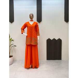 Conjunto de Ropa India y Pakistaní de Diseñador, Hermoso Dupatta, Adornado, para Fiestas, Top y Pantalón - Product Image 6